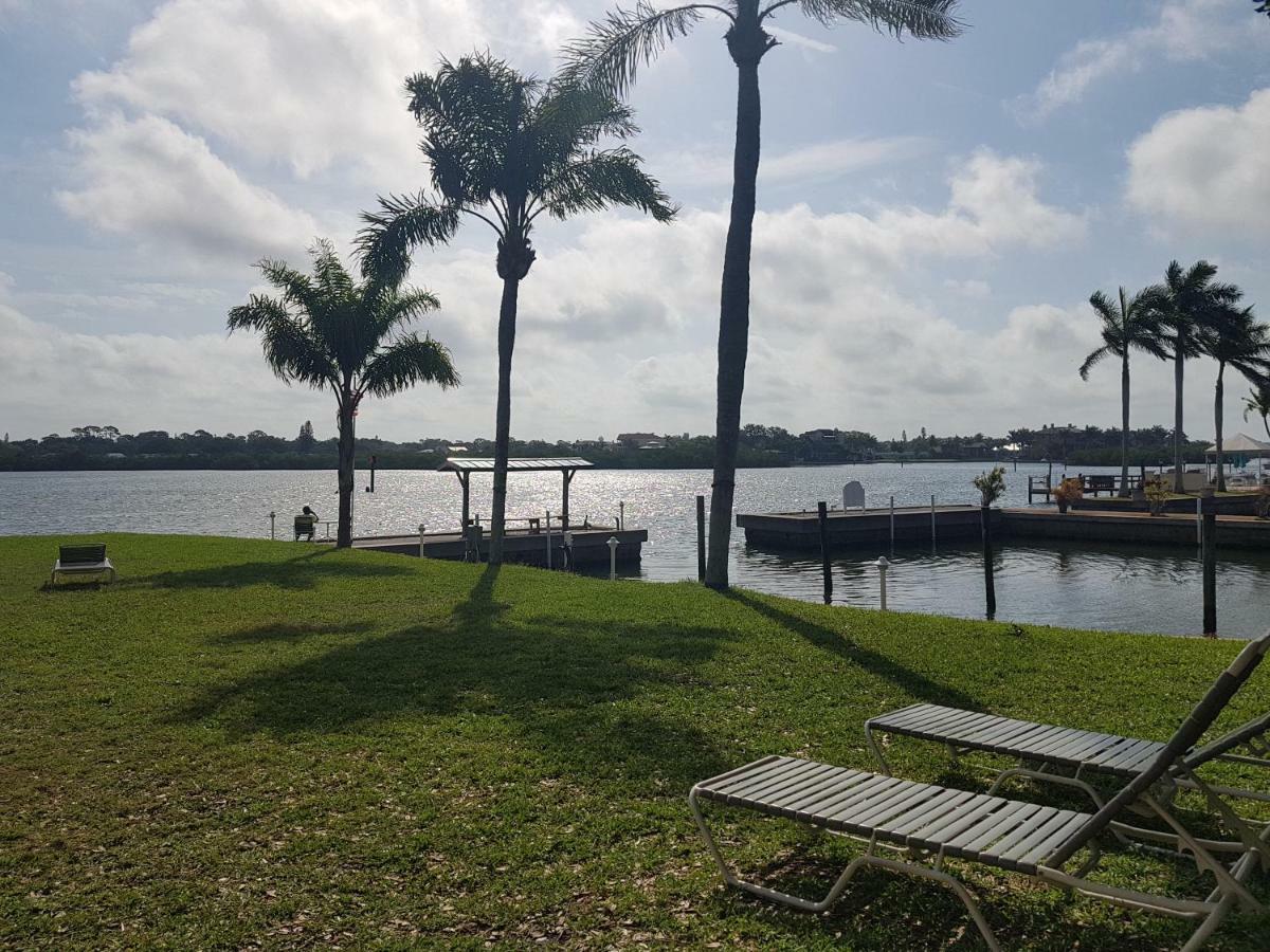 Siesta Key Condo - On The Water ! Exterior photo